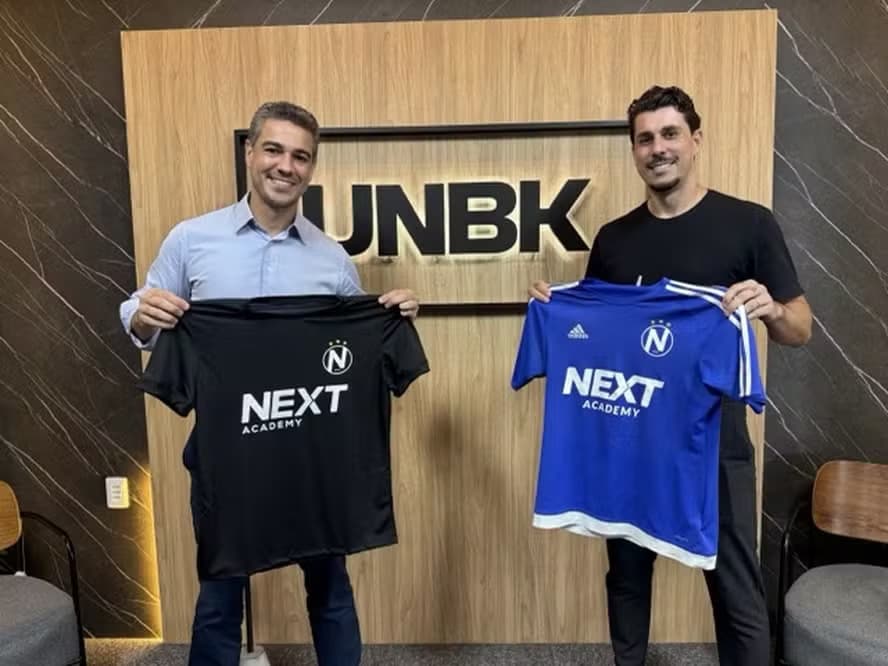 Yalli, fundador e presidente da Next Academy, ao lado de Danilo Avelar, sócio estratégico